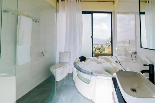 room_203_jaccuzi